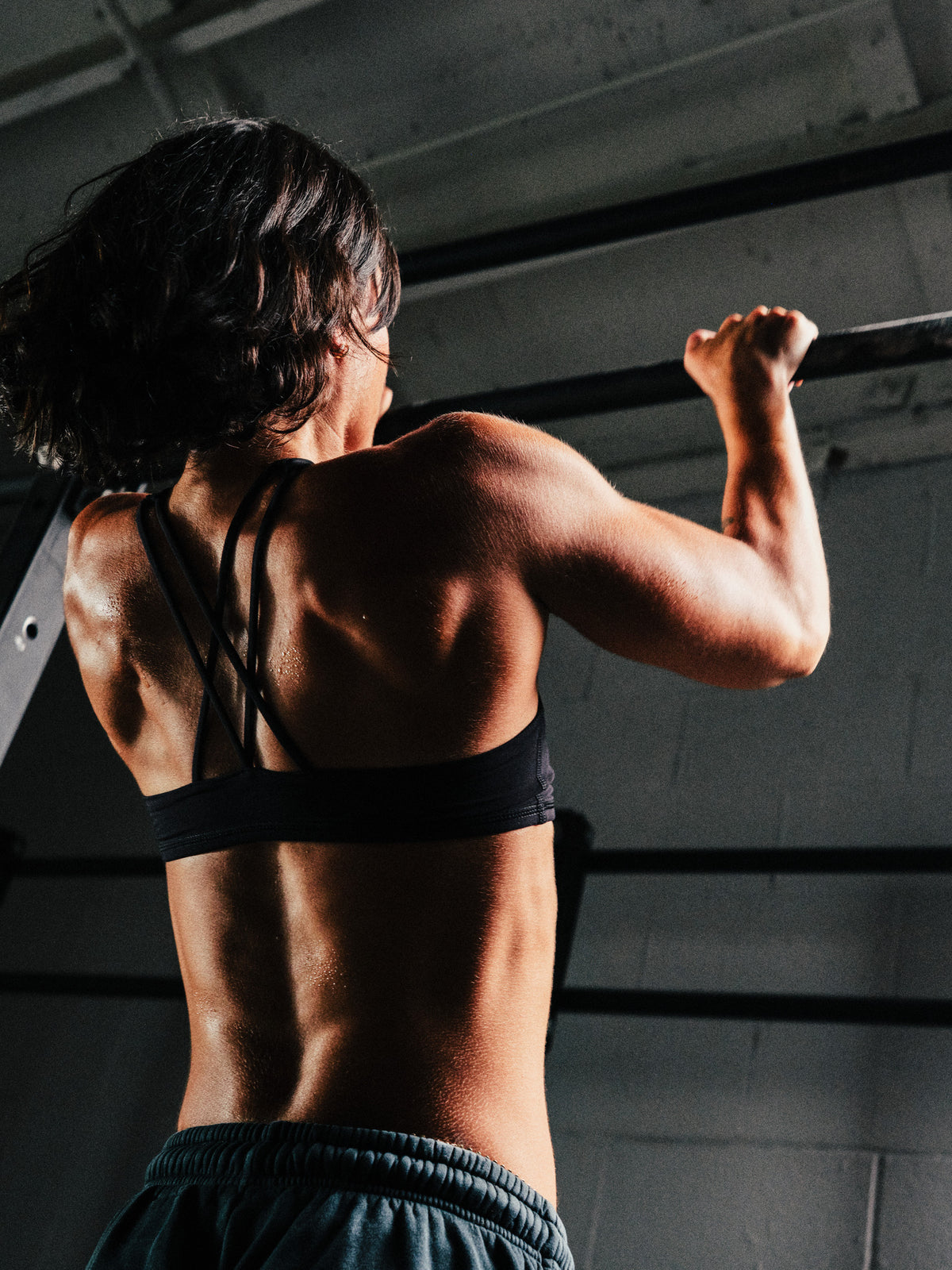 Sara Saffari doing a pull-up